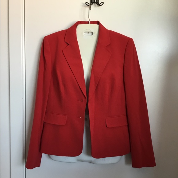 Anne Klein Red Blazer   To Gold Button for closure.Size 8 $ 45 - Picture 4 of 11